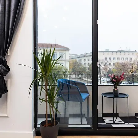 European-boutique Vibes In Center Apartment *